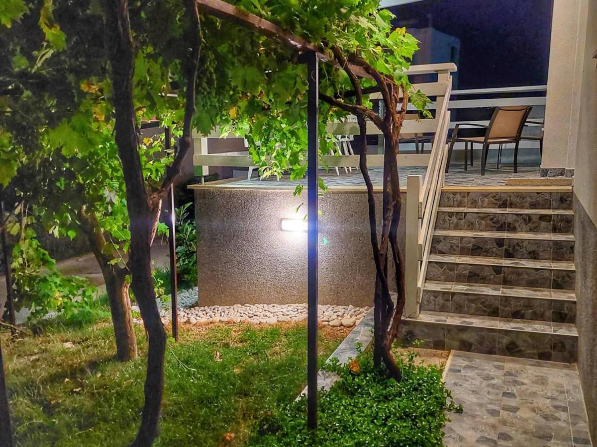Apartments Marina Утьеха Экстерьер фото