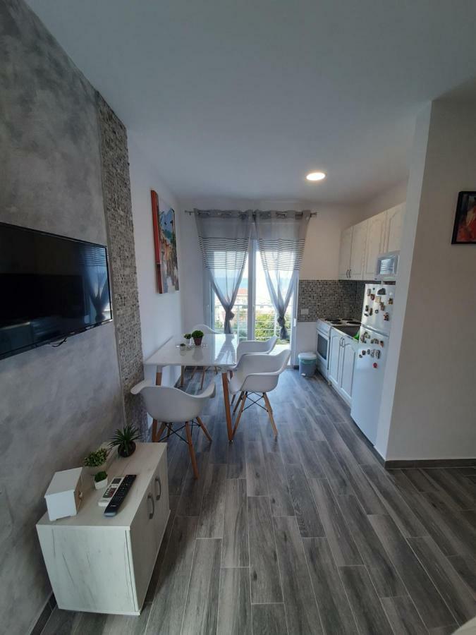 Apartments Marina Утьеха Экстерьер фото
