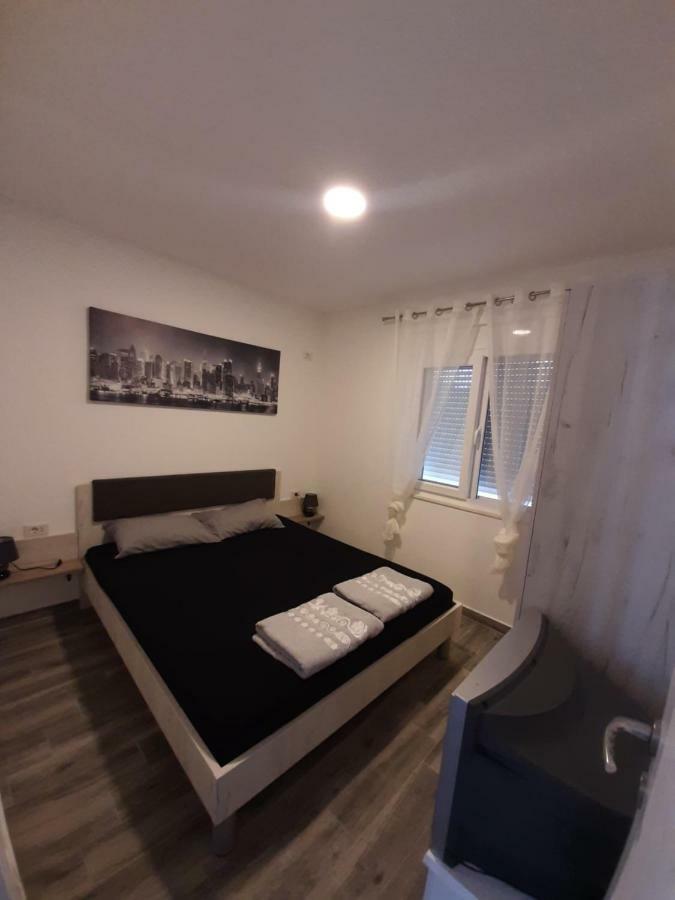 Apartments Marina Утьеха Экстерьер фото